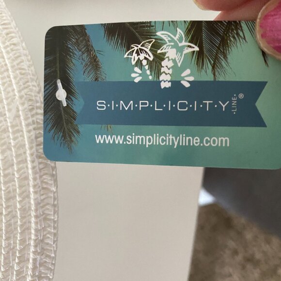 Simplicity White Straw Hat with Neck String - Picture 2 of 5